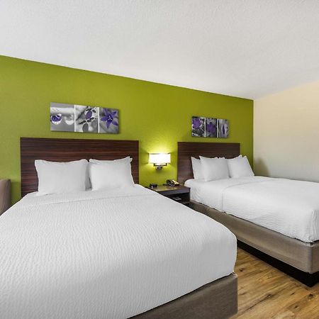Sleep Inn & Suites Salina I-135 Екстериор снимка