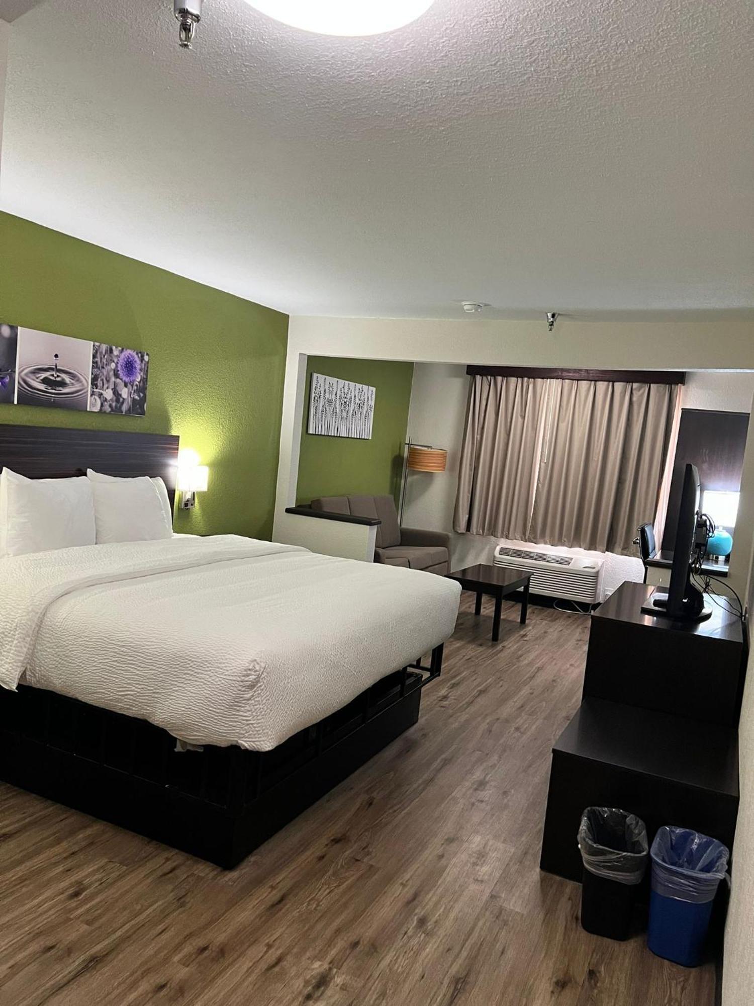 Sleep Inn & Suites Salina I-135 Екстериор снимка