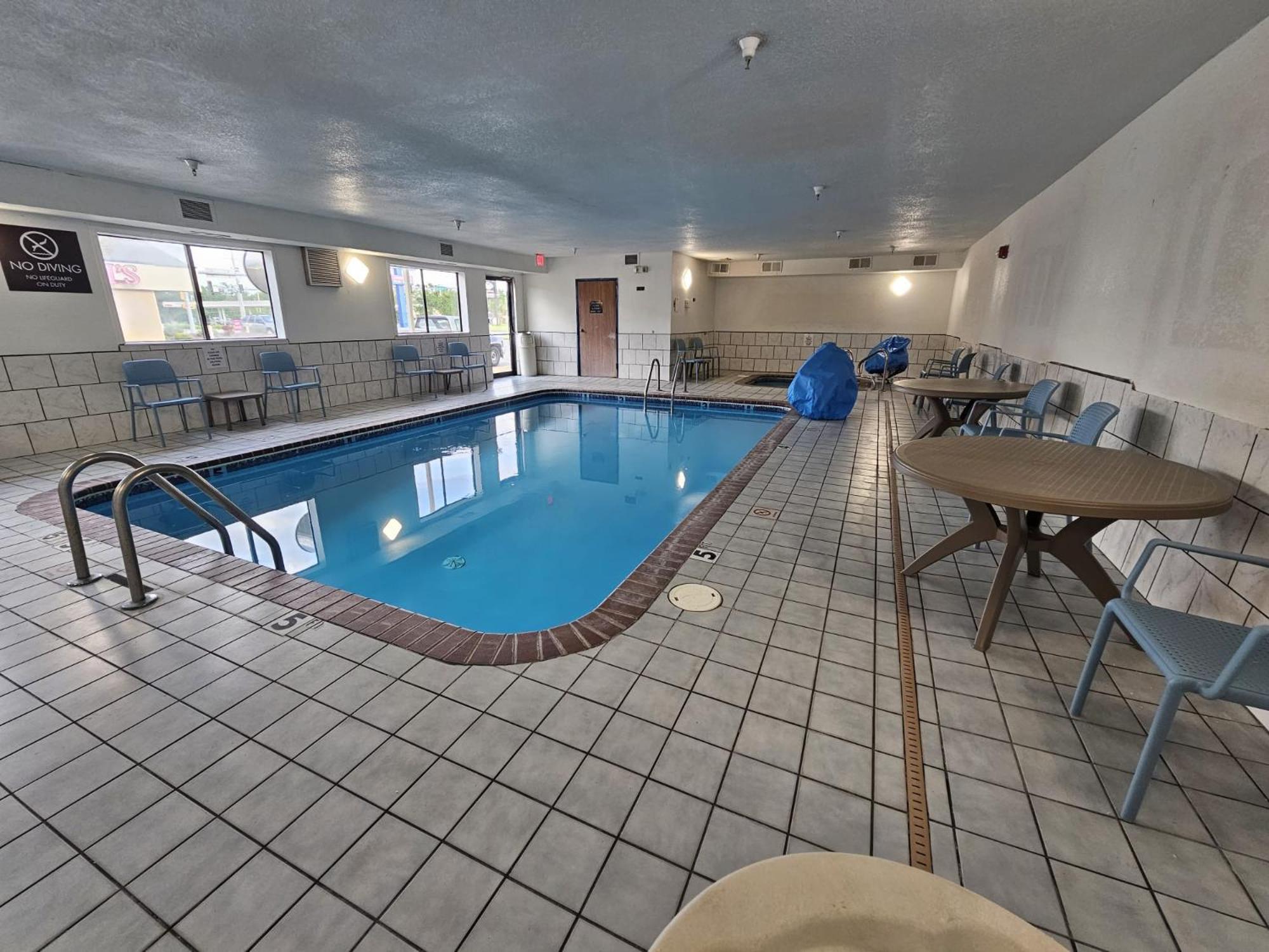 Sleep Inn & Suites Salina I-135 Екстериор снимка