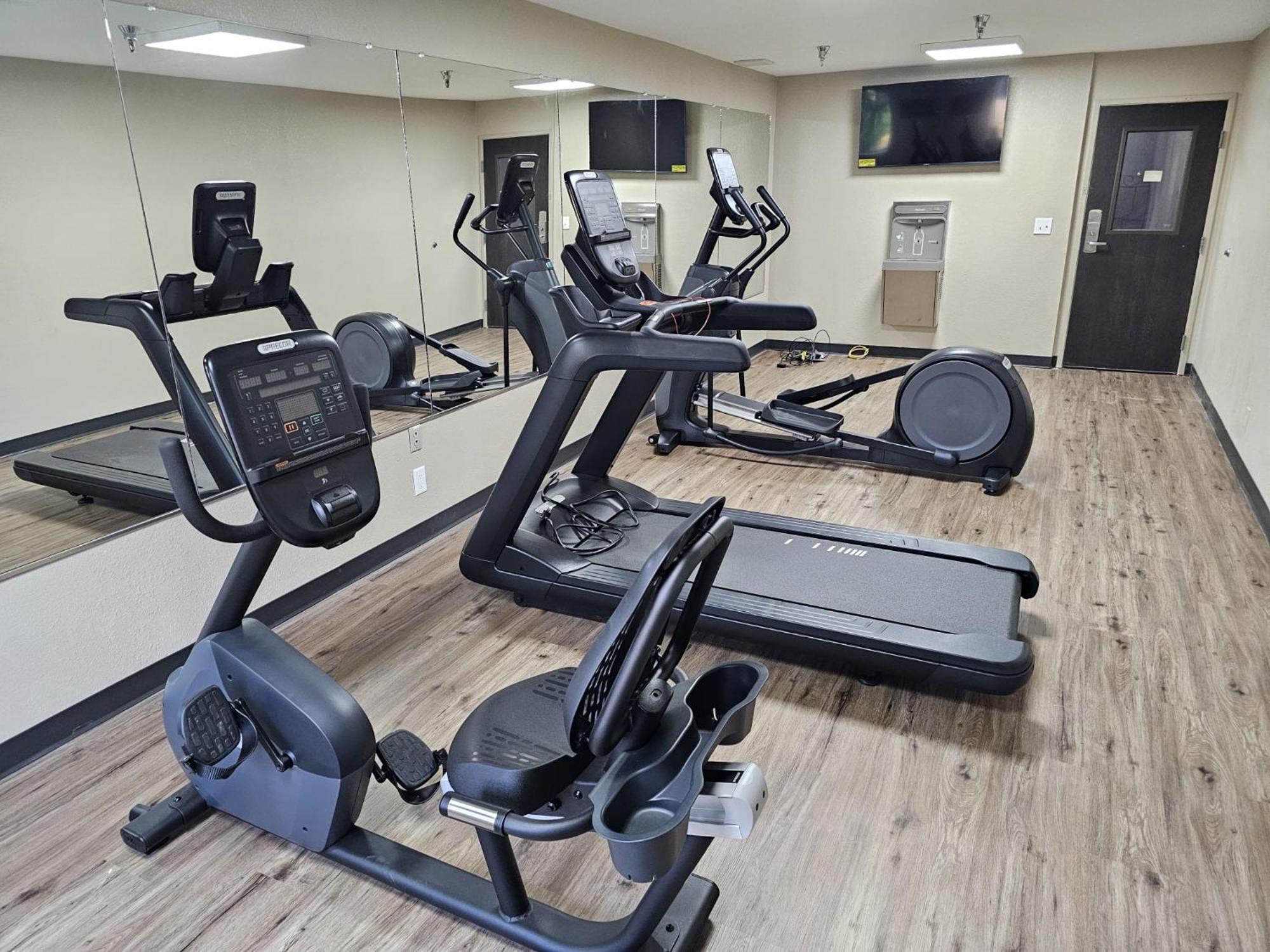 Sleep Inn & Suites Salina I-135 Екстериор снимка