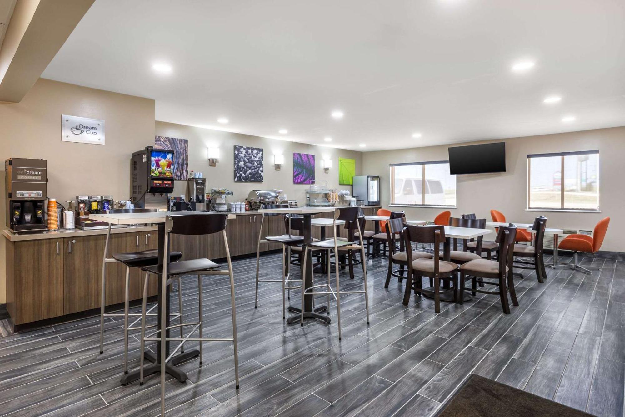 Sleep Inn & Suites Salina I-135 Екстериор снимка