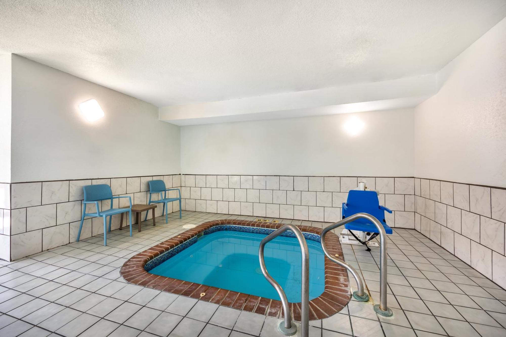 Sleep Inn & Suites Salina I-135 Екстериор снимка