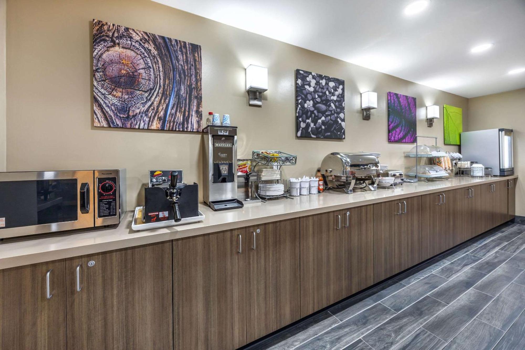 Sleep Inn & Suites Salina I-135 Екстериор снимка