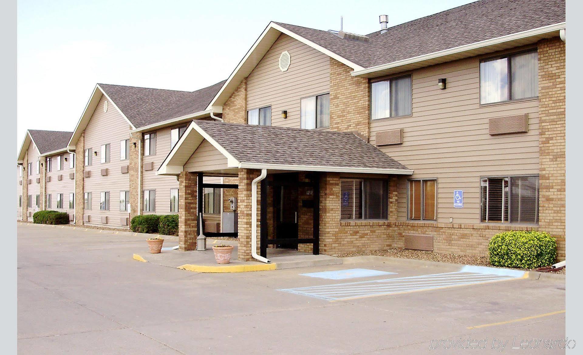 Sleep Inn & Suites Salina I-135 Екстериор снимка