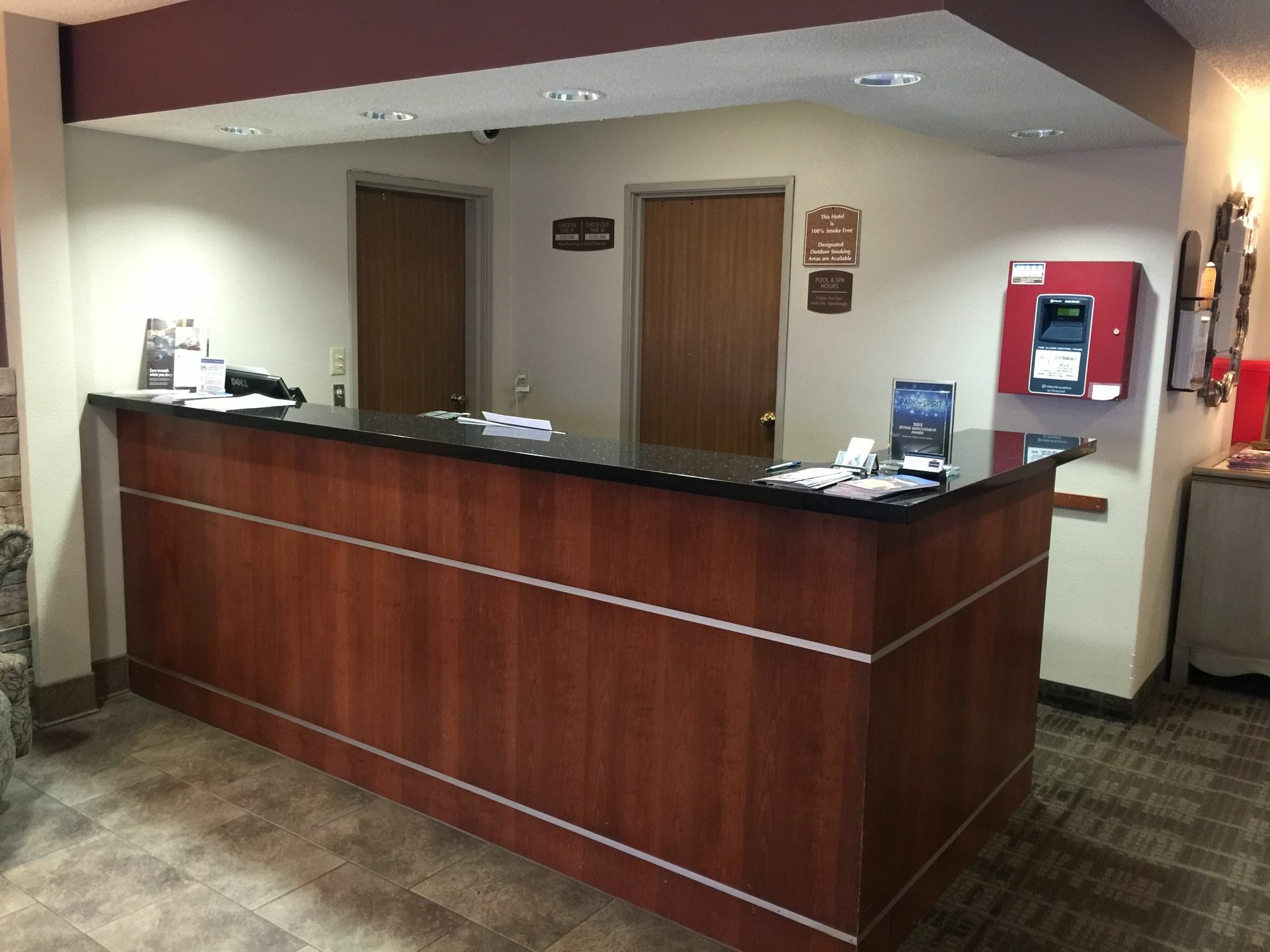 Sleep Inn & Suites Salina I-135 Екстериор снимка